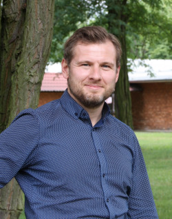 mathias-portrait-draussen